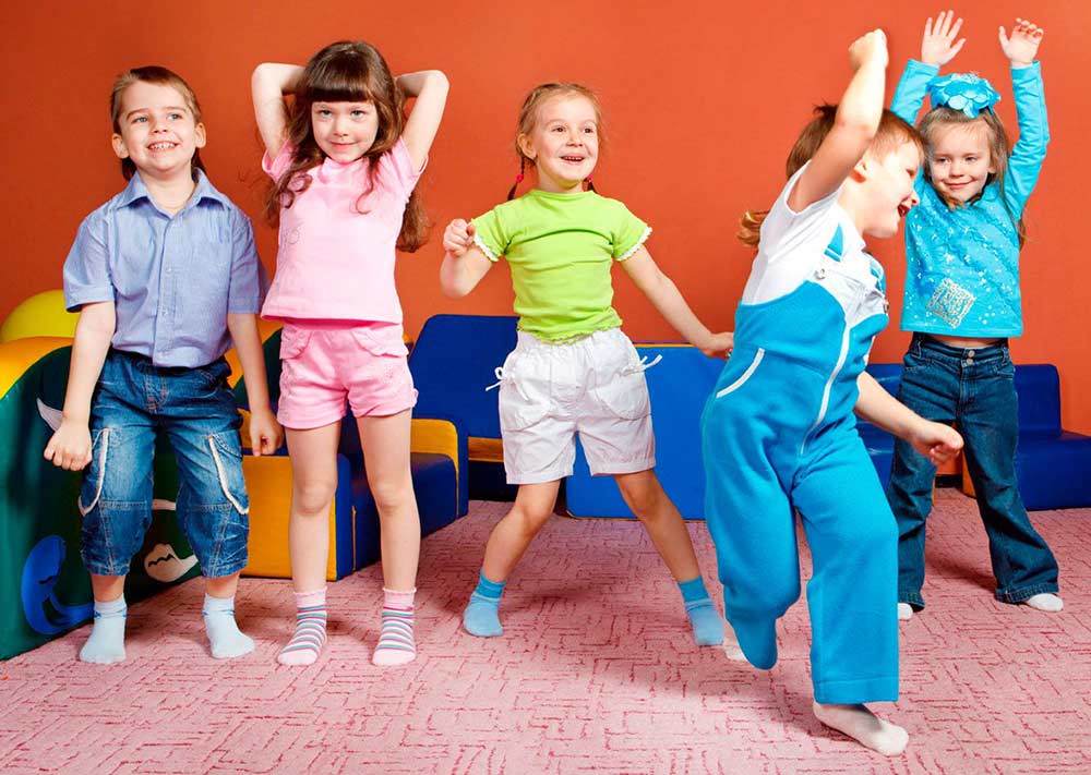 چه چیزهایی بچه‌ها را خوشحال می‌کند