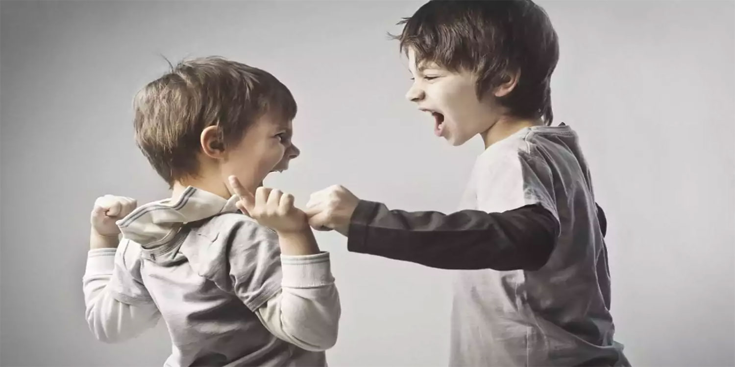 چرا نباید وارد دعوای کودکان شد؟